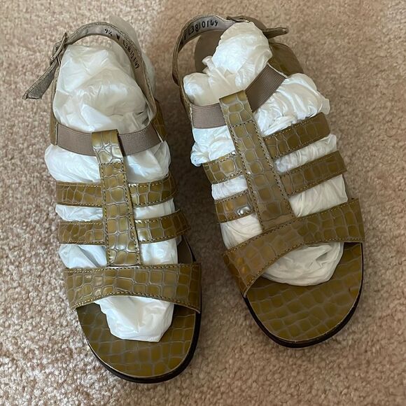 SAS Women's Allegro Beige Patent Croc Print Strappy Comfort Sandal 9.5 W Wide - Picture 2 of 16